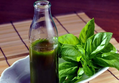 Basil-oil.jpg